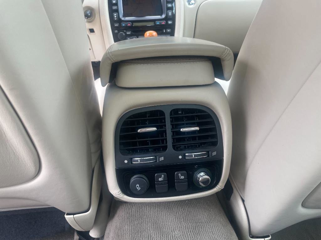 Used 2004 Jaguar XJ8 XJ8 Vanden Plas image 29