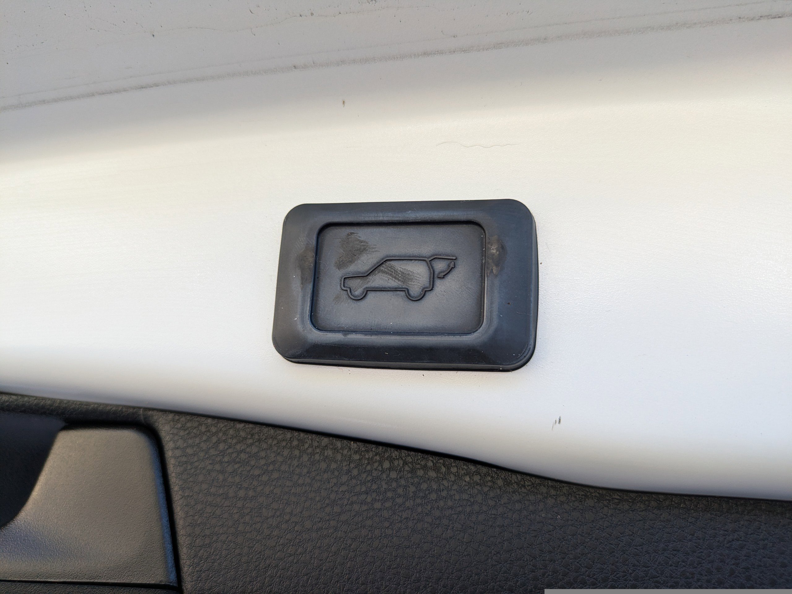 Used 2019 Toyota RAV4 XLE w/ Convenience Package image 18