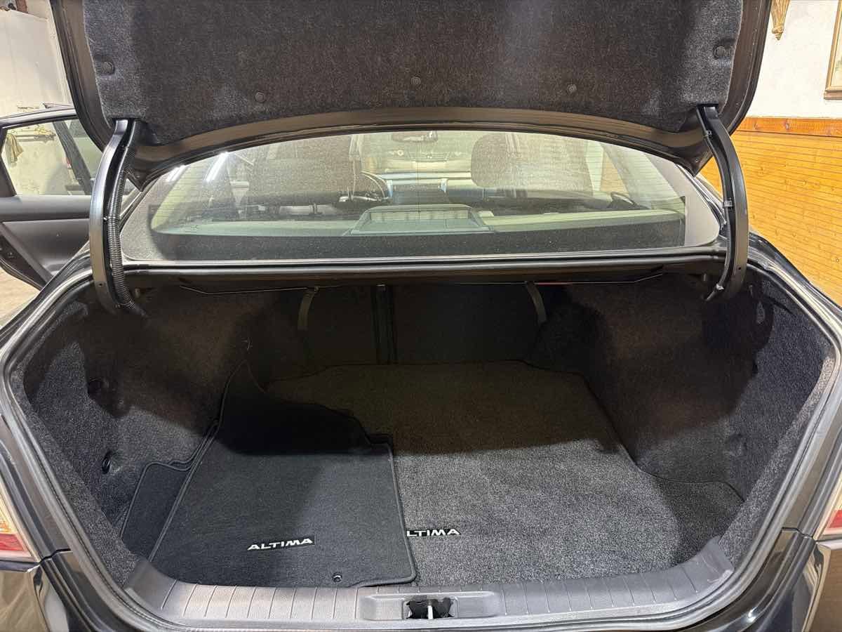 Used 2015 Nissan Altima 3.5 SL FWD image 13