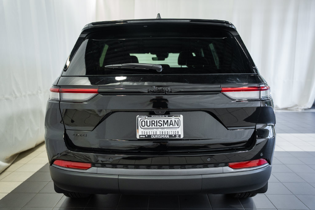 New 2026 Jeep Grand Cherokee Altitude AWD/4WD image 5