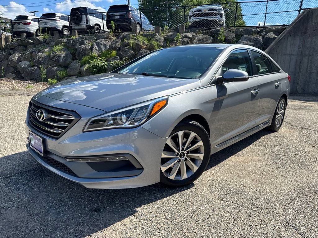Used 2017 Hyundai Sonata Sport w/ Value Edition Package 02 FWD image 2