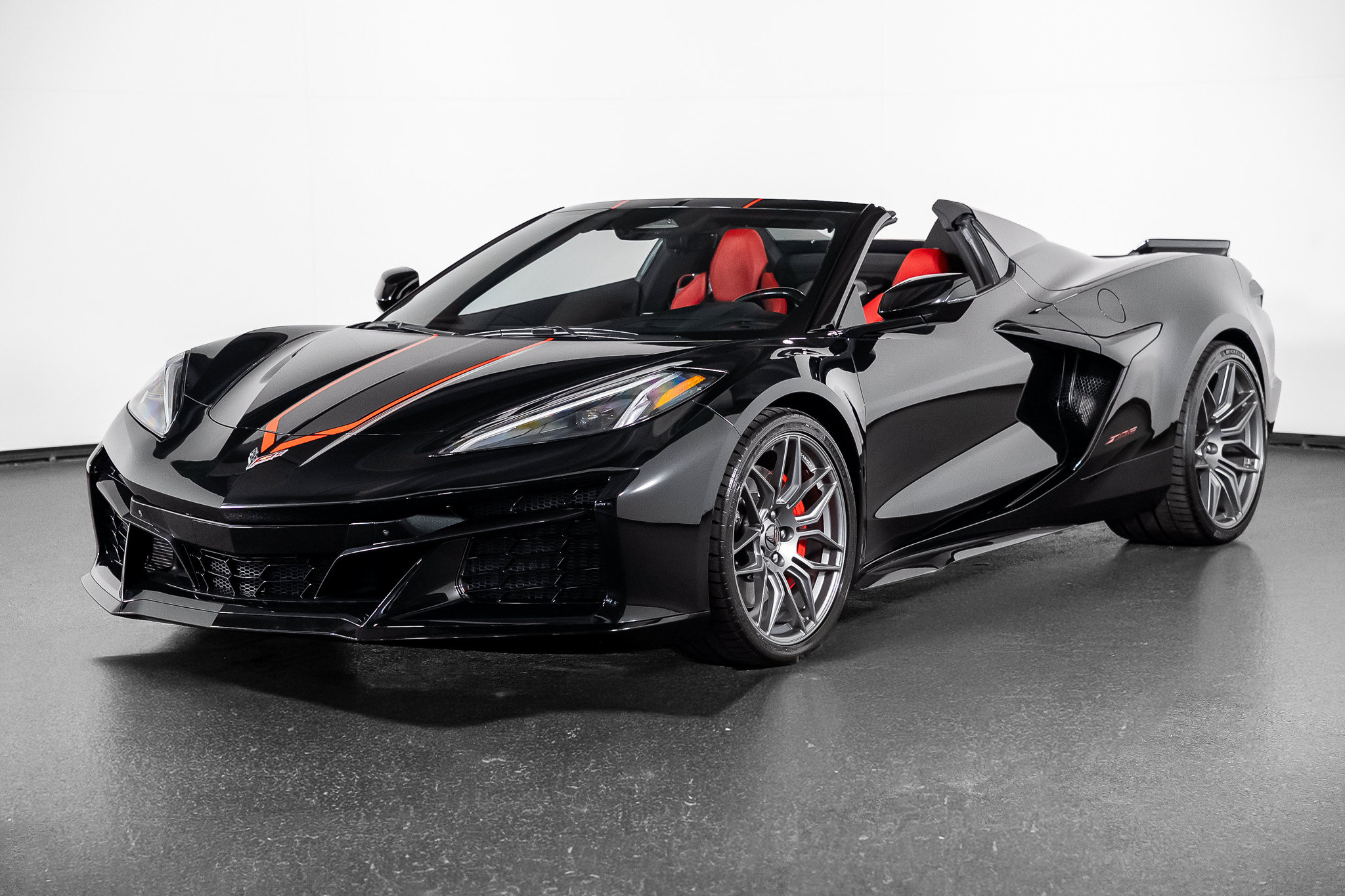 Used 2025 Chevrolet Corvette Z06 RWD image 13