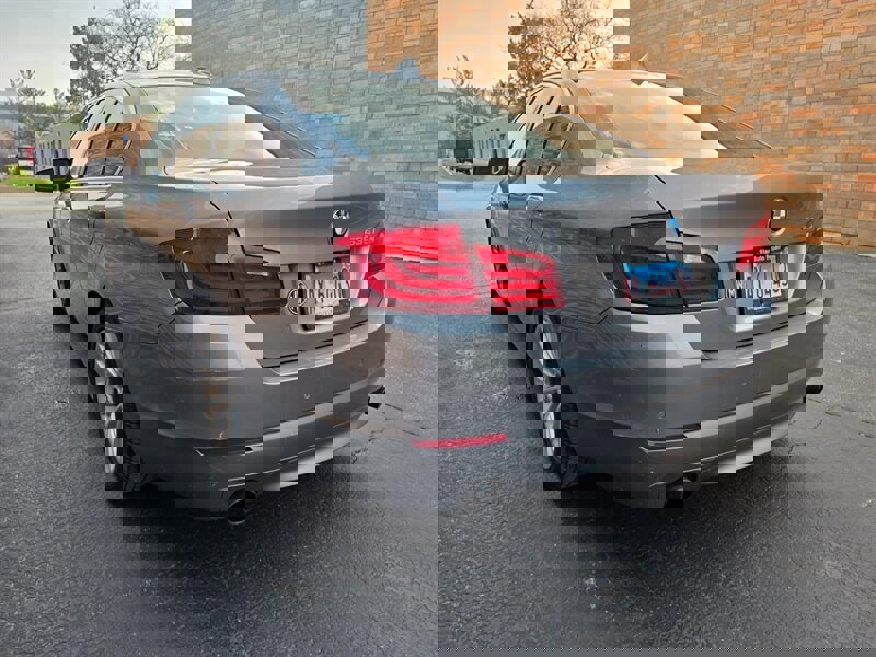 Used 2012 BMW 535i xDrive Sedan image 4