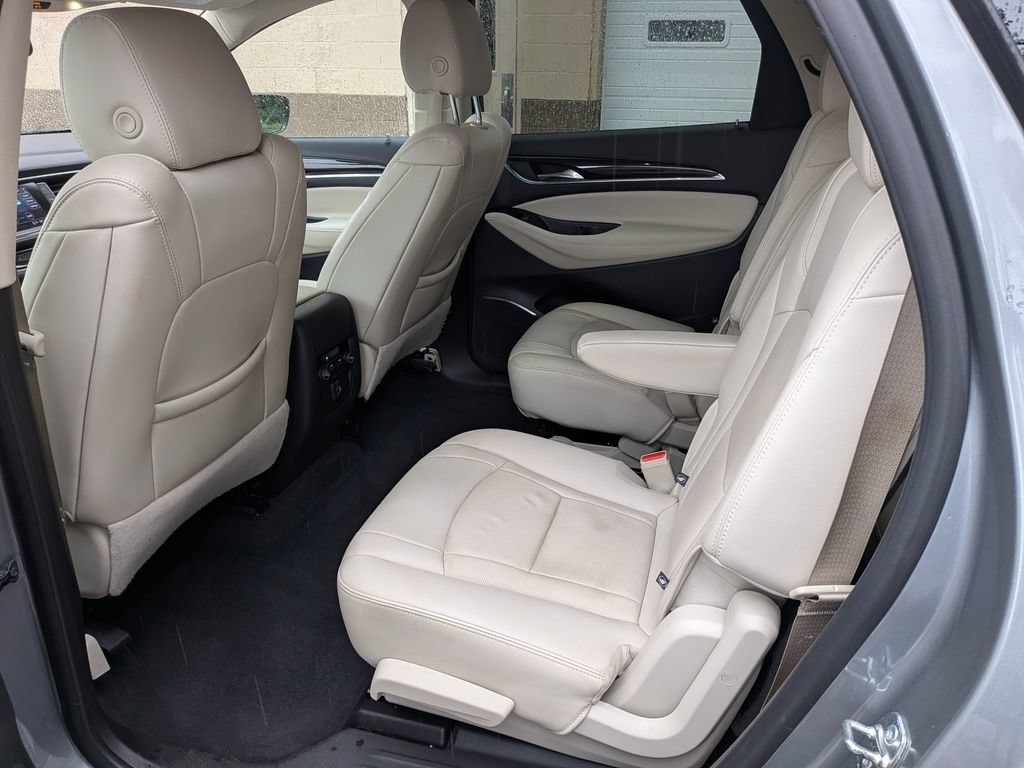 Used 2024 Buick Enclave Essence AWD/4WD image 35