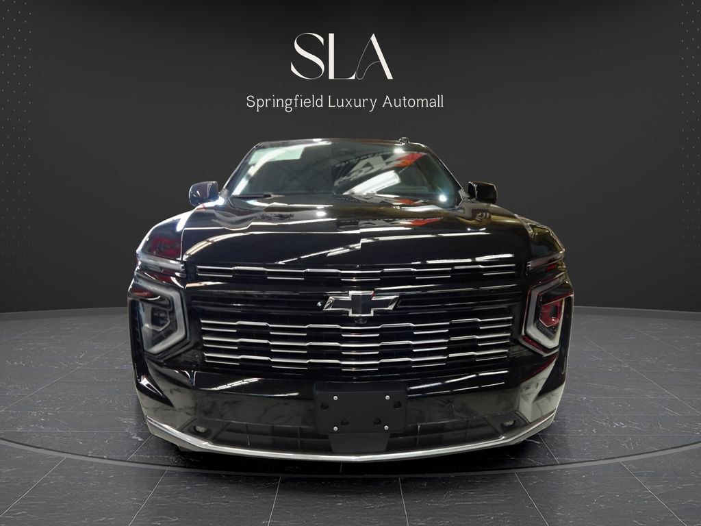 Used 2025 Chevrolet Suburban High Country image 2