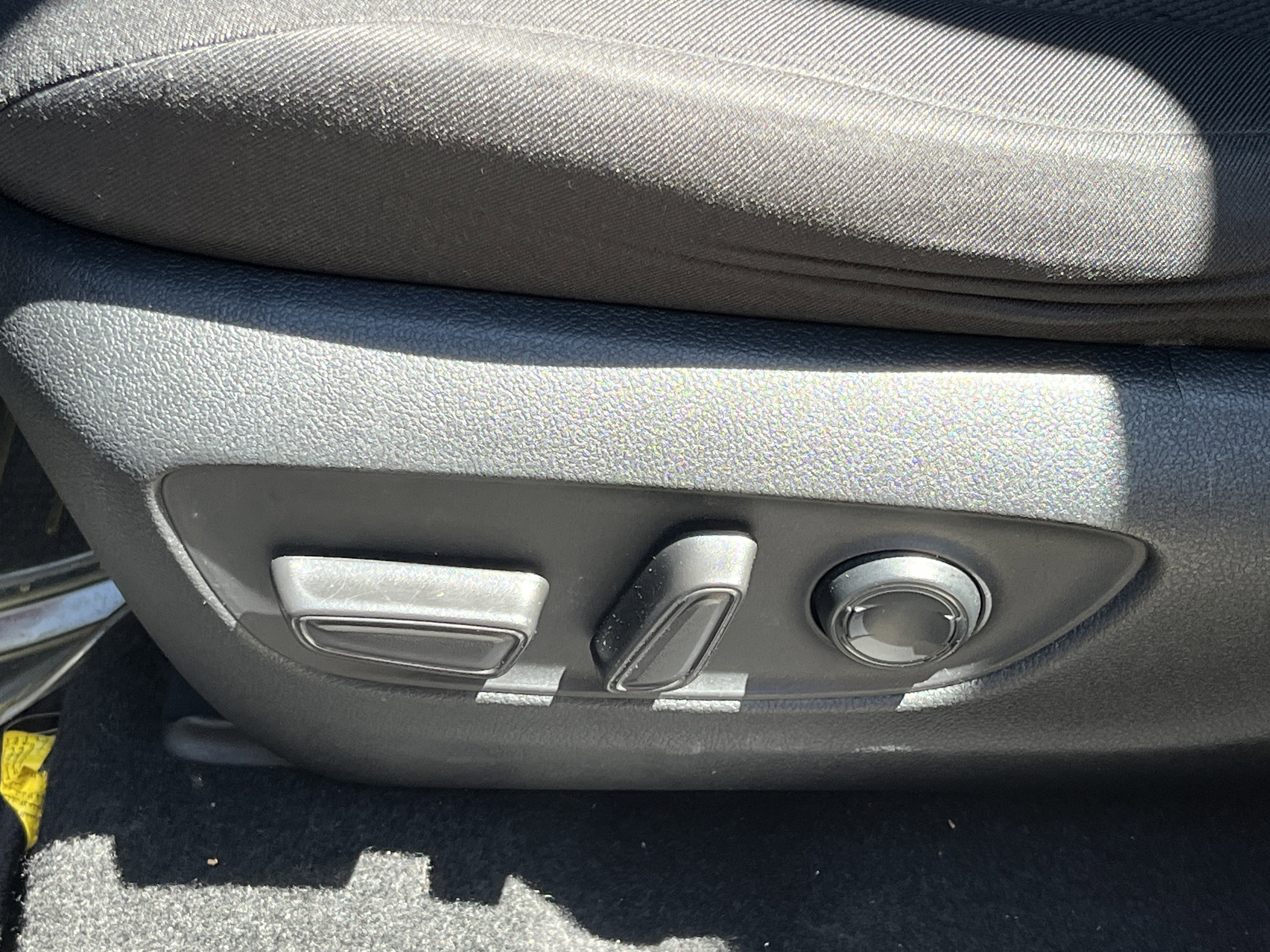 Used 2020 Toyota RAV4 XLE FWD image 16