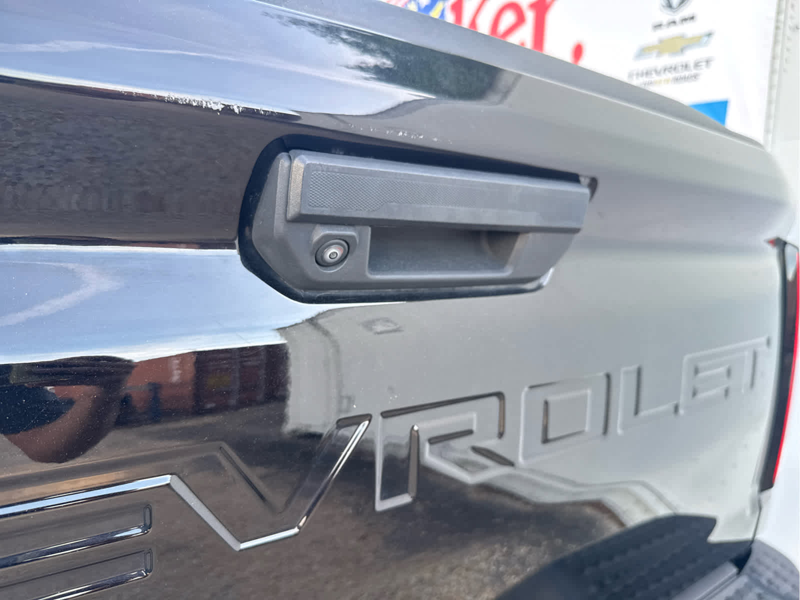 Used 2024 Chevrolet Colorado W/T image 17