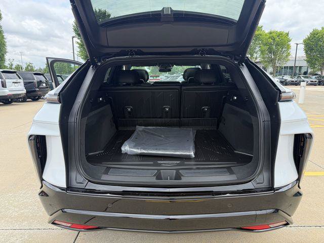 New 2026 Cadillac Lyriq Sport w/ LPO, Floor Liner Package AWD/4WD image 18