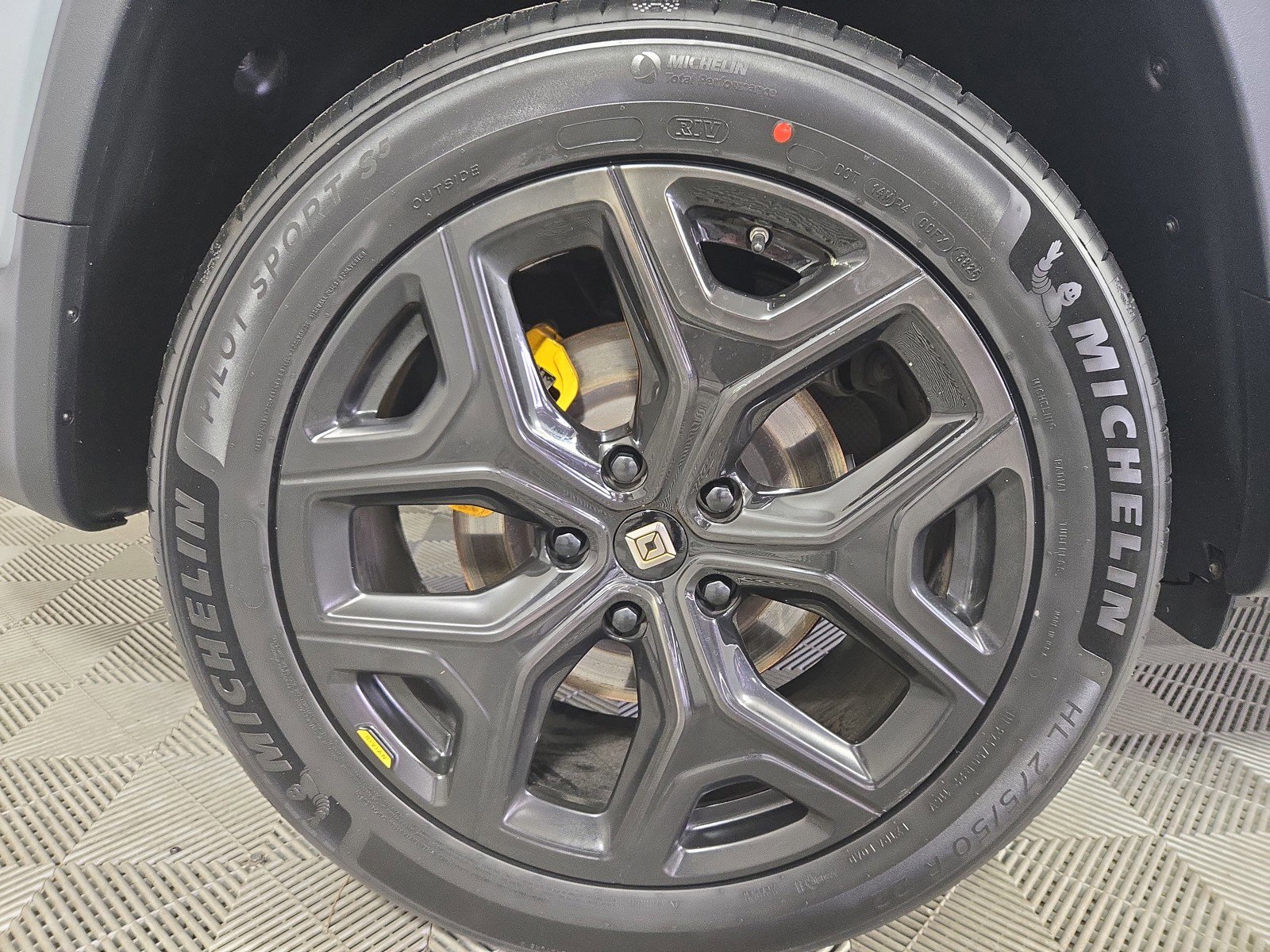 Used 2023 Rivian R1T Adventure AWD/4WD image 12