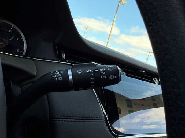 Used 2023 Land Rover Range Rover Evoque R-Dynamic SE image 13