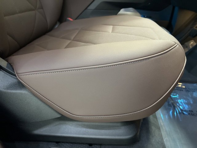 Used 2025 BMW iX xDrive50 image 71