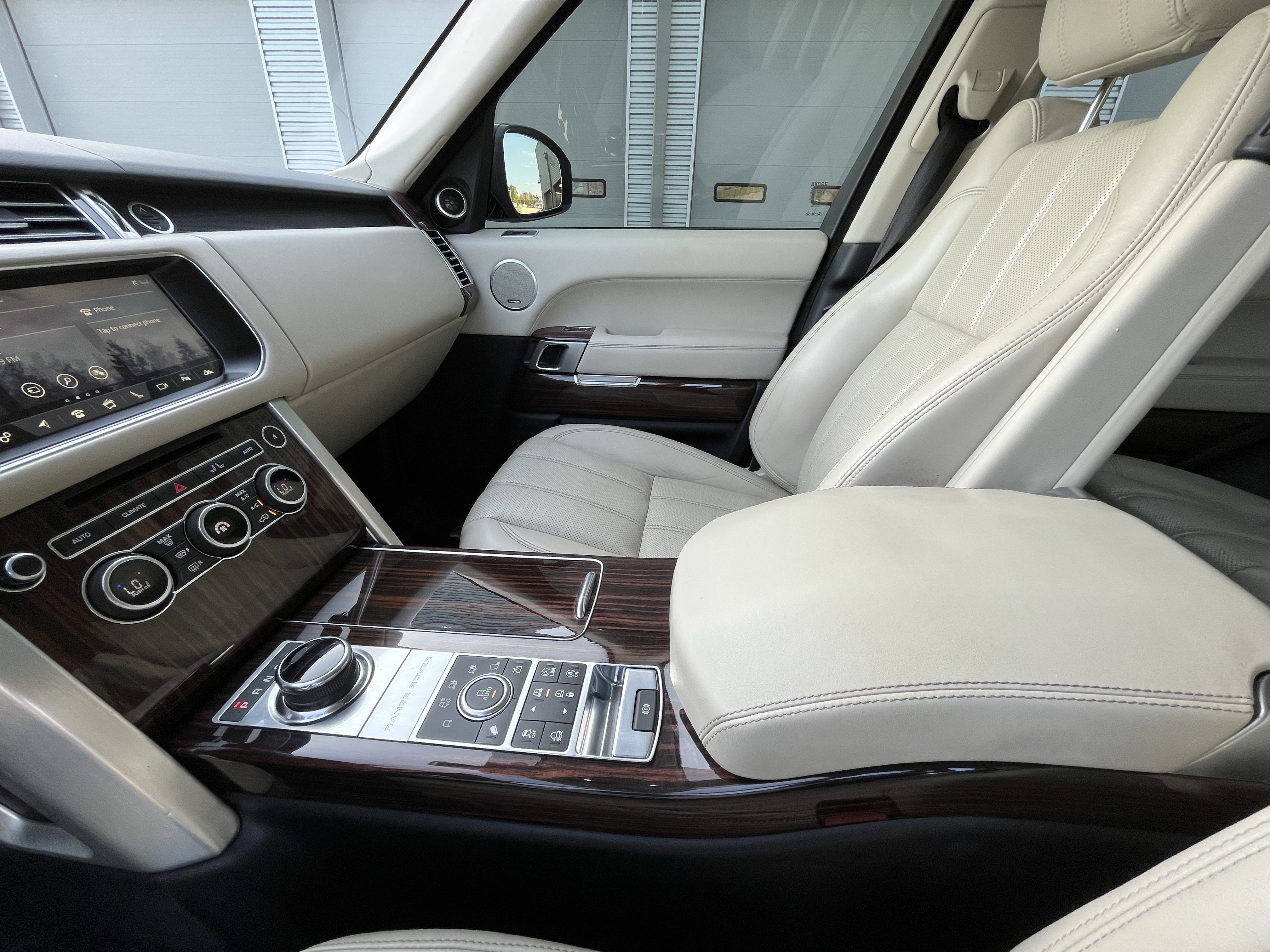 Used 2017 Land Rover Range Rover Supercharged image 24