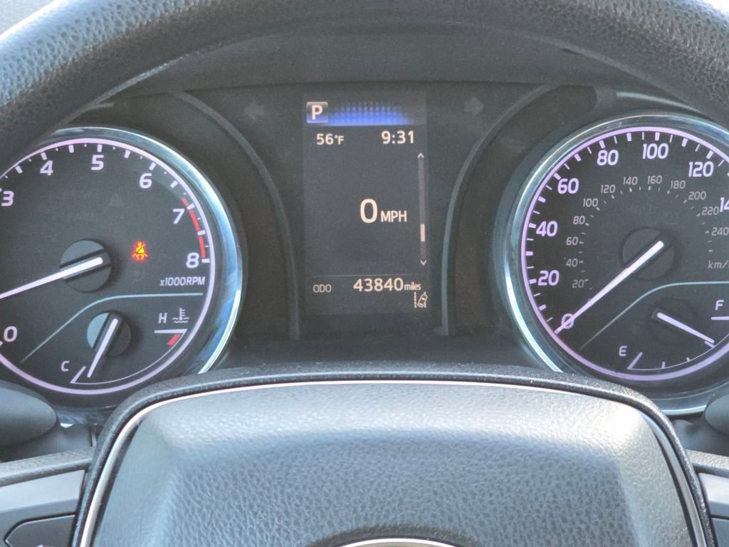 Used 2019 Toyota Camry LE image 15