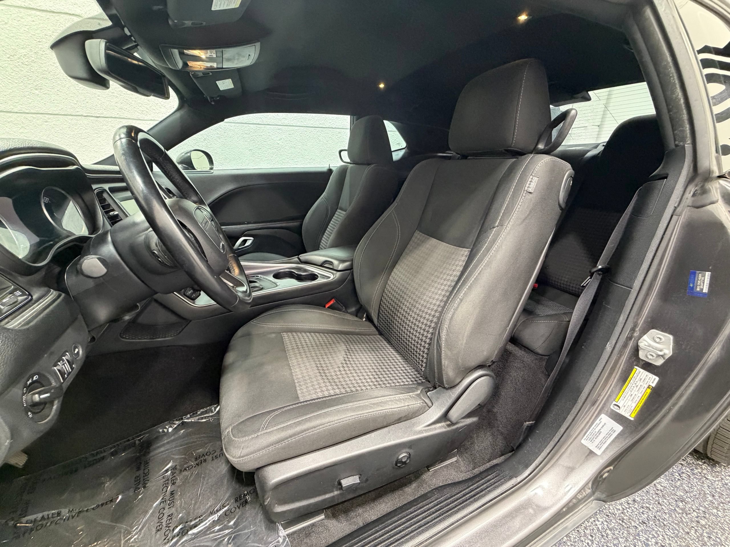 Used 2016 Dodge Challenger SXT RWD image 20