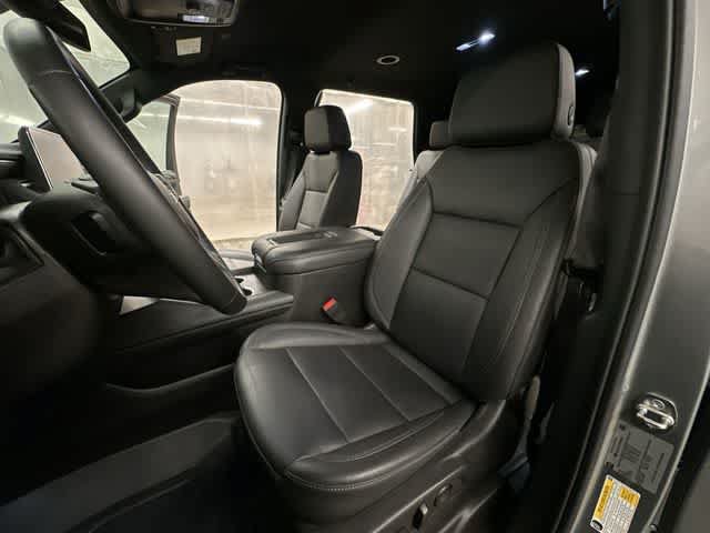 Used 2023 Chevrolet Tahoe LT AWD/4WD image 17