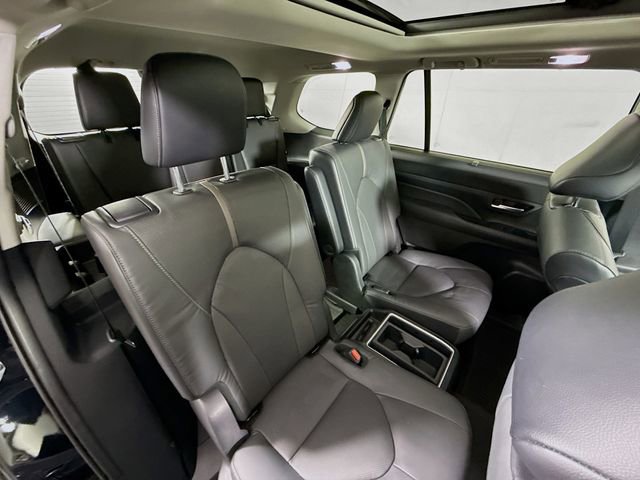 Used 2024 Toyota Grand Highlander Platinum image 31