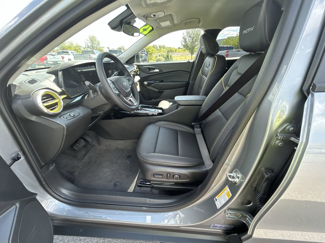 New 2025 Chevrolet Trax ACTIV w/ Driver Confidence Package FWD image 23