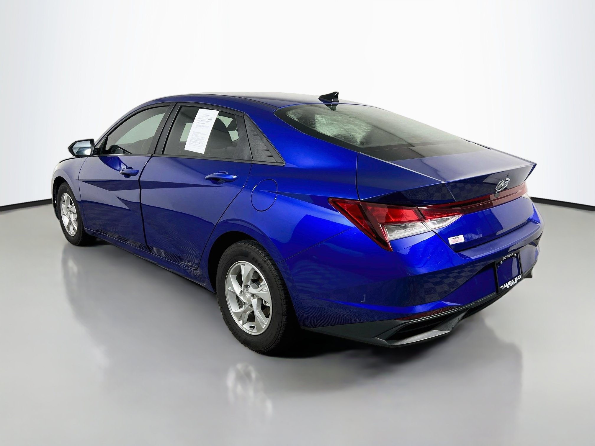 Used 2023 Hyundai Elantra SE FWD image 8