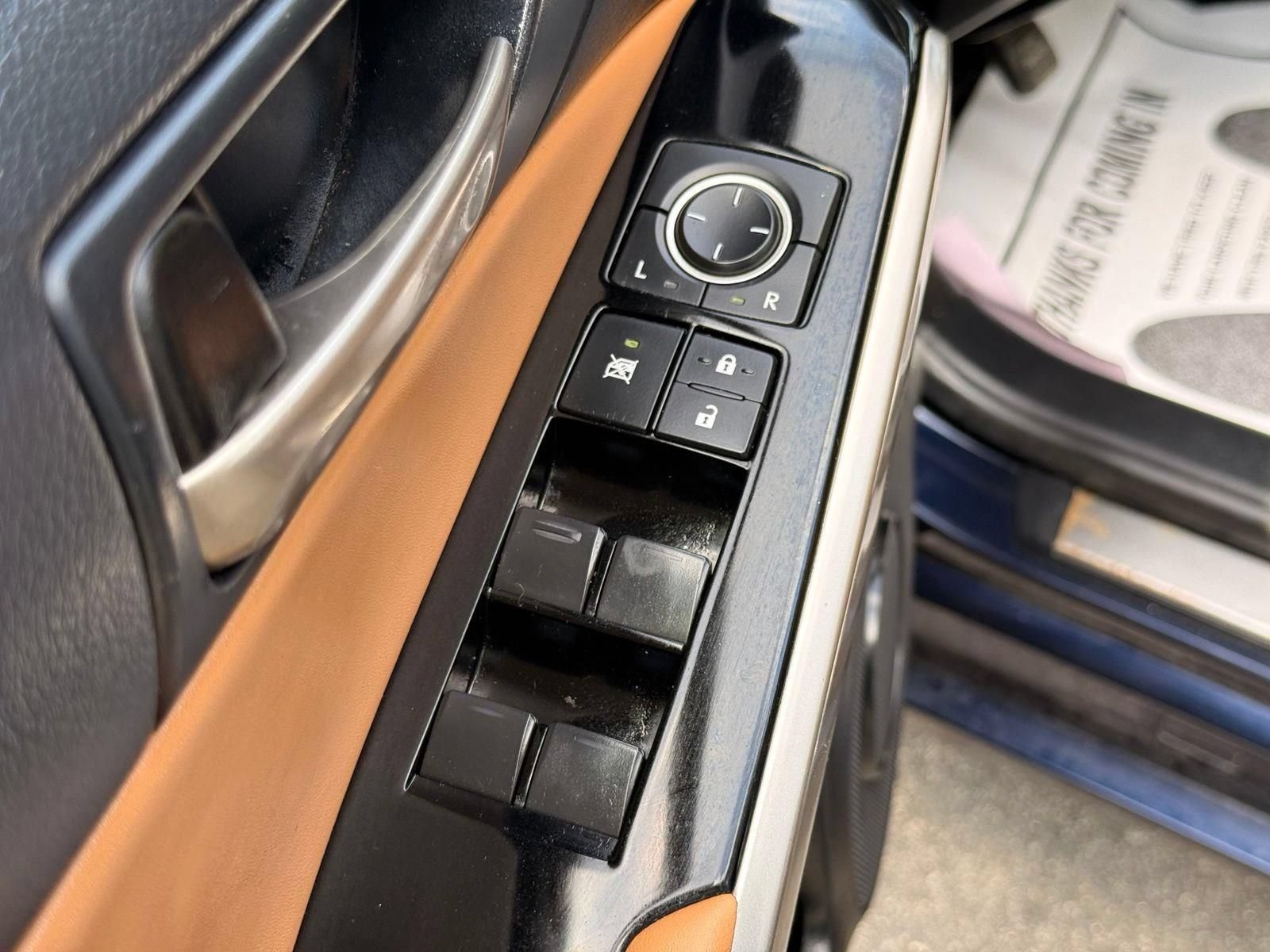 Used 2017 Lexus IS 300 AWD w/ Premium Package image 17