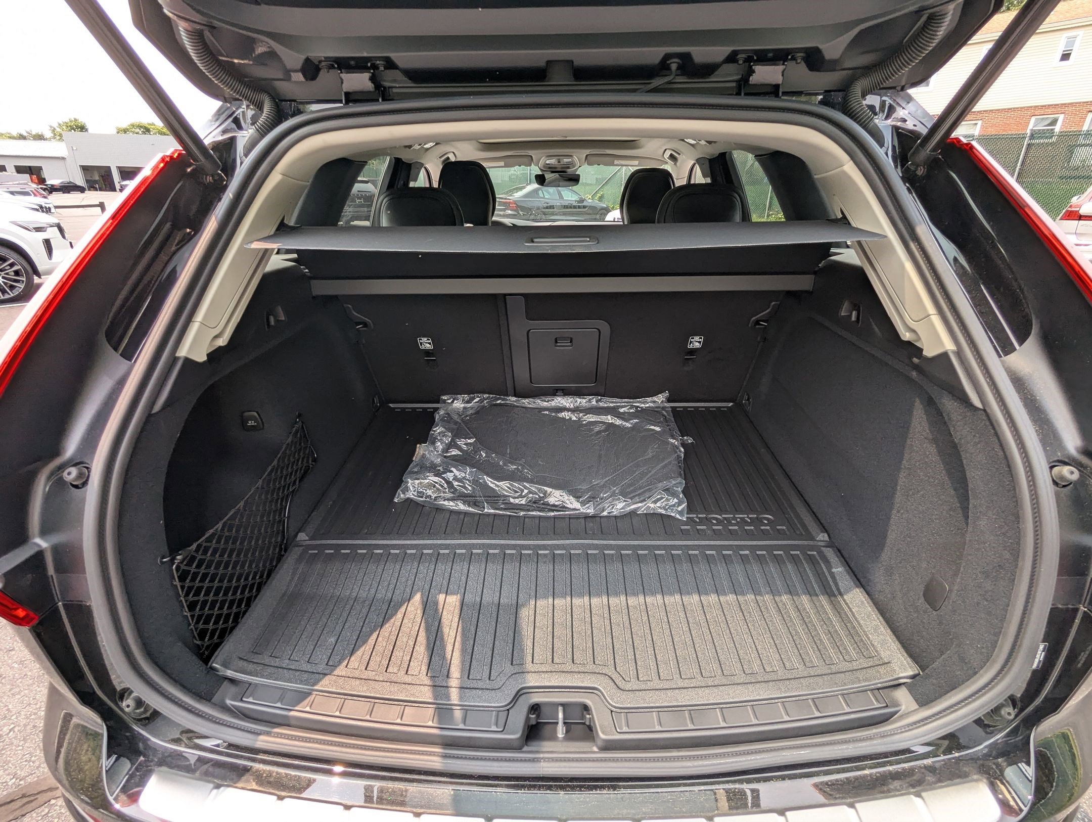 New 2025 Volvo XC60 T8 Core w/ Protection Package Premier image 20