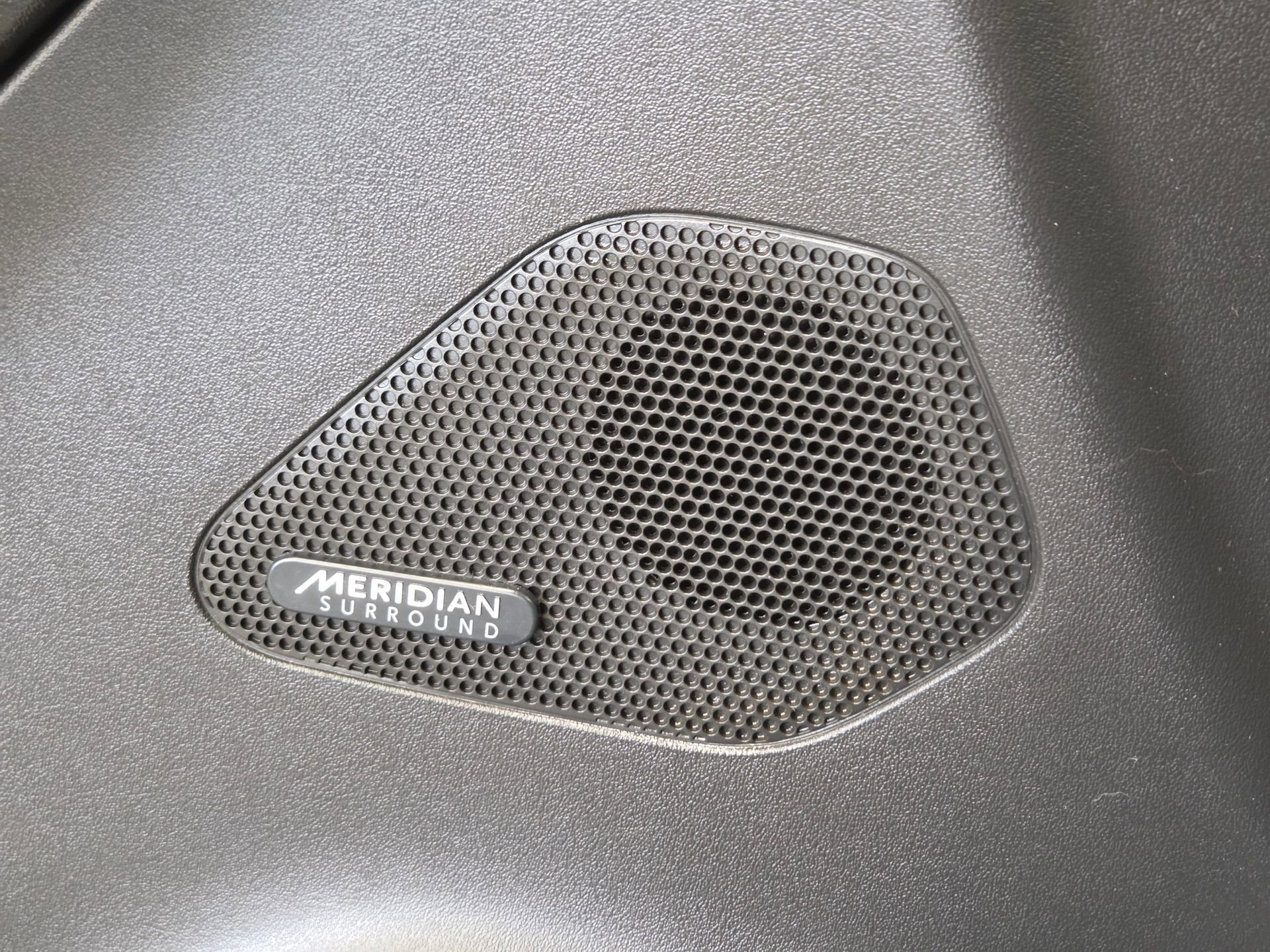 Used 2019 Jaguar F-PACE S image 16