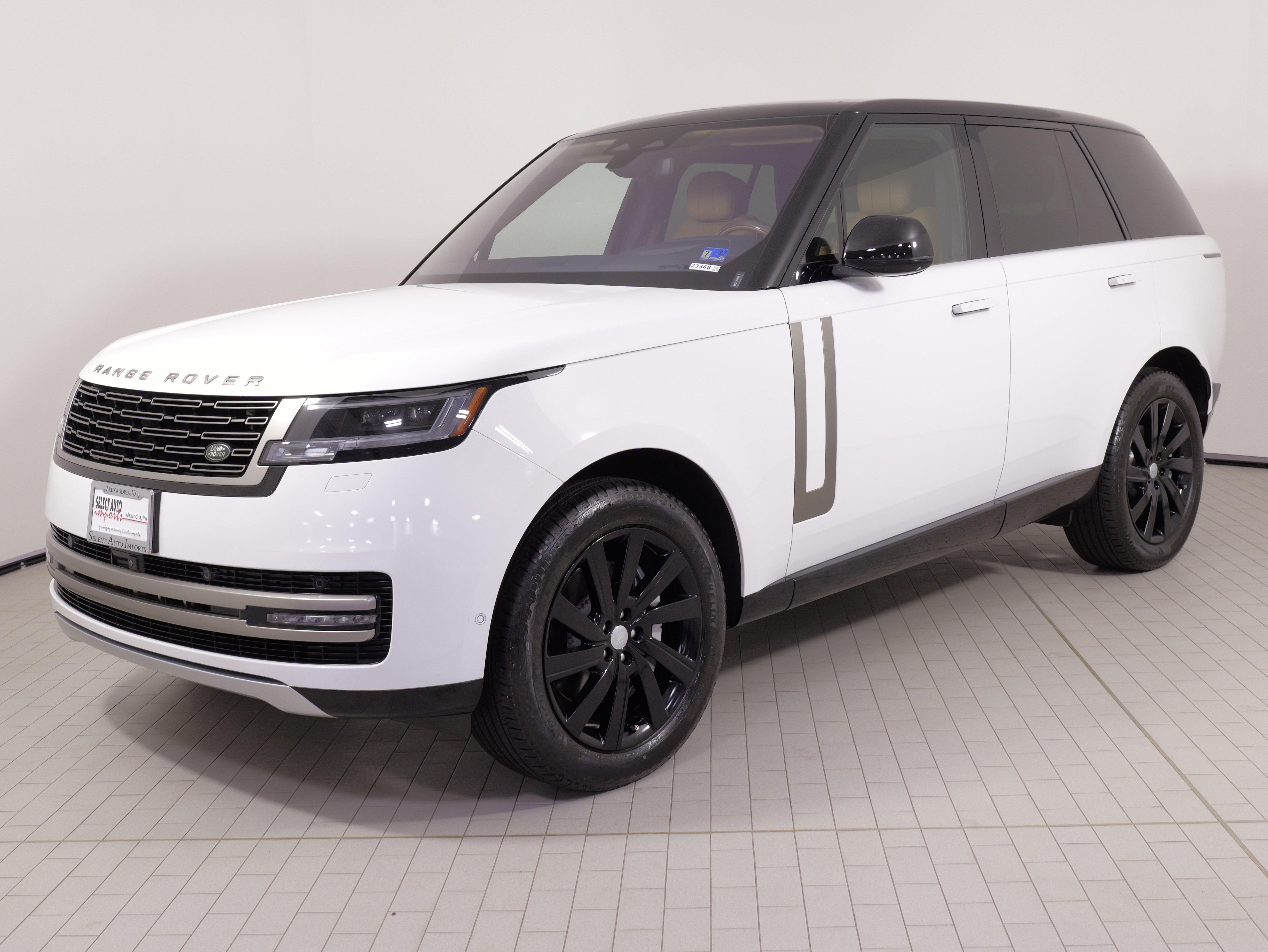Used 2023 Land Rover Range Rover SE AWD/4WD image 3
