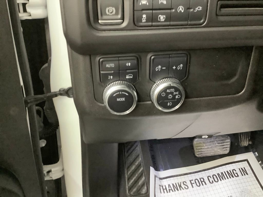 Used 2022 GMC Yukon XL SLT w/ SLT Premium Package AWD/4WD image 15