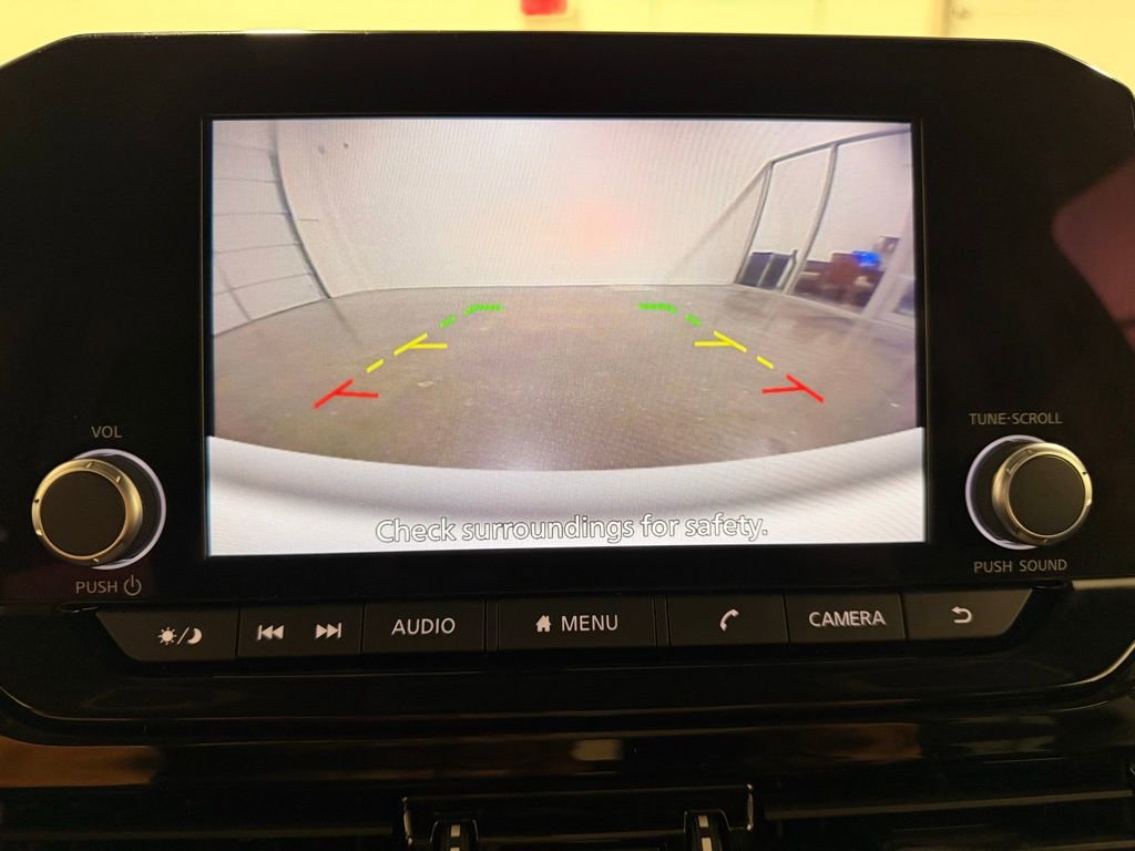 Used 2023 Nissan Pathfinder SV image 21