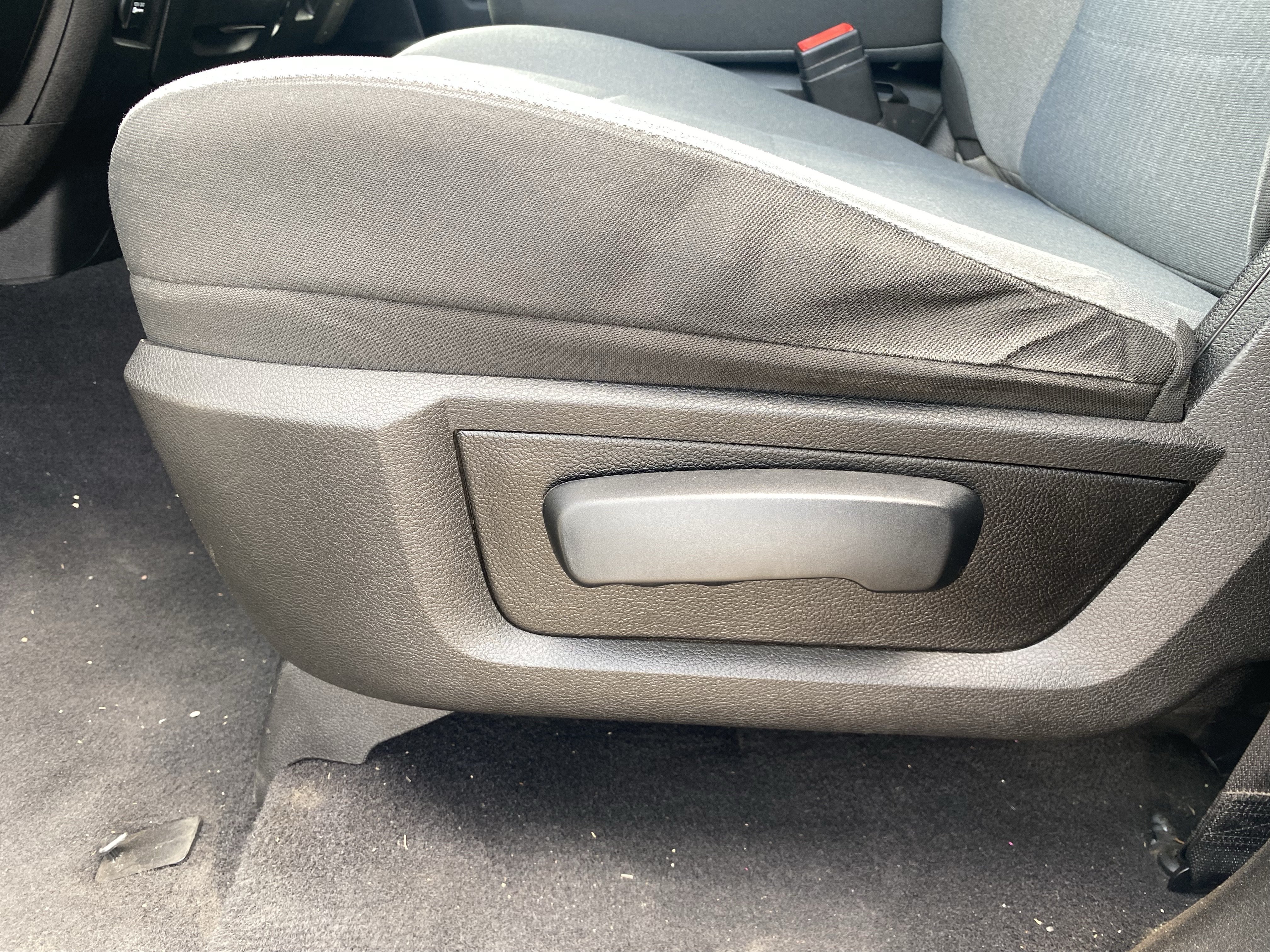 Used 2022 RAM 1500 Classic SLT RWD image 20