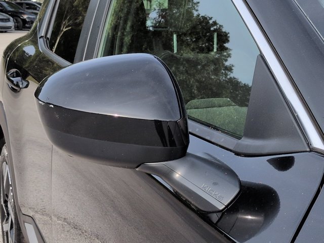 Used 2025 Nissan Kicks SV FWD image 11