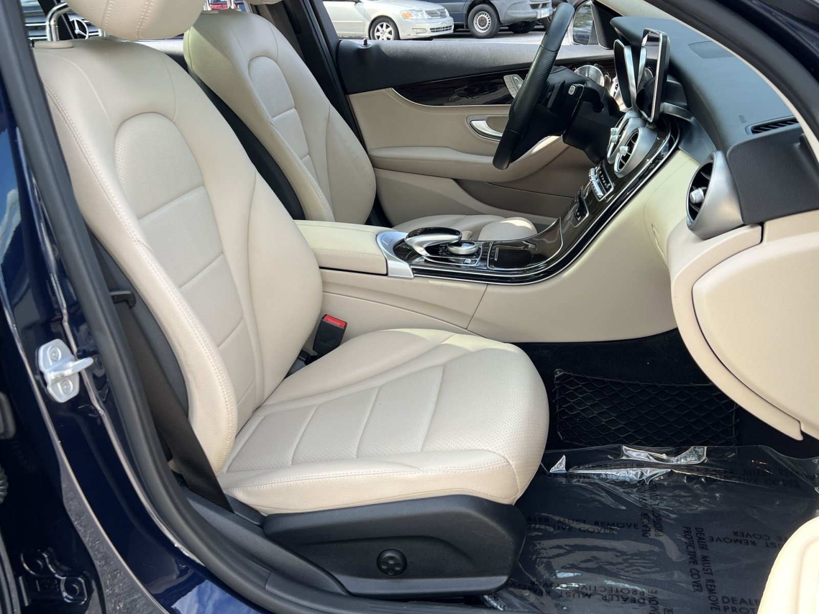 Used 2015 Mercedes-Benz C 300 4MATIC Sedan image 32