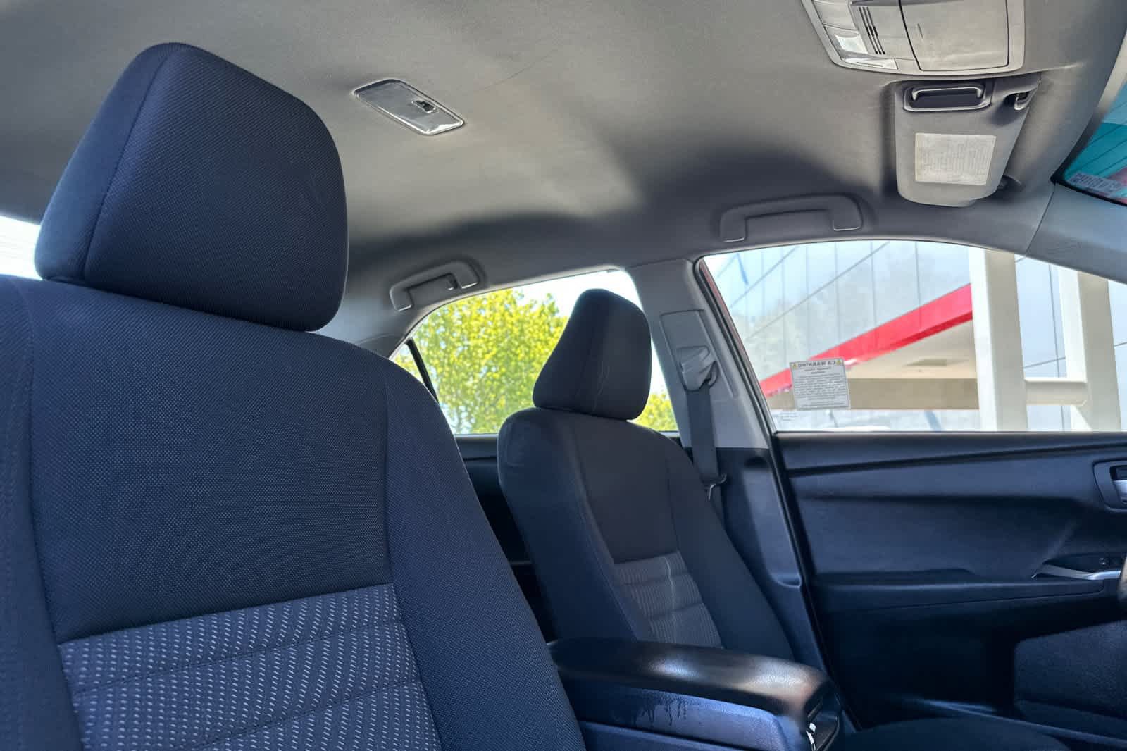 Used 2016 Toyota Camry LE FWD image 17