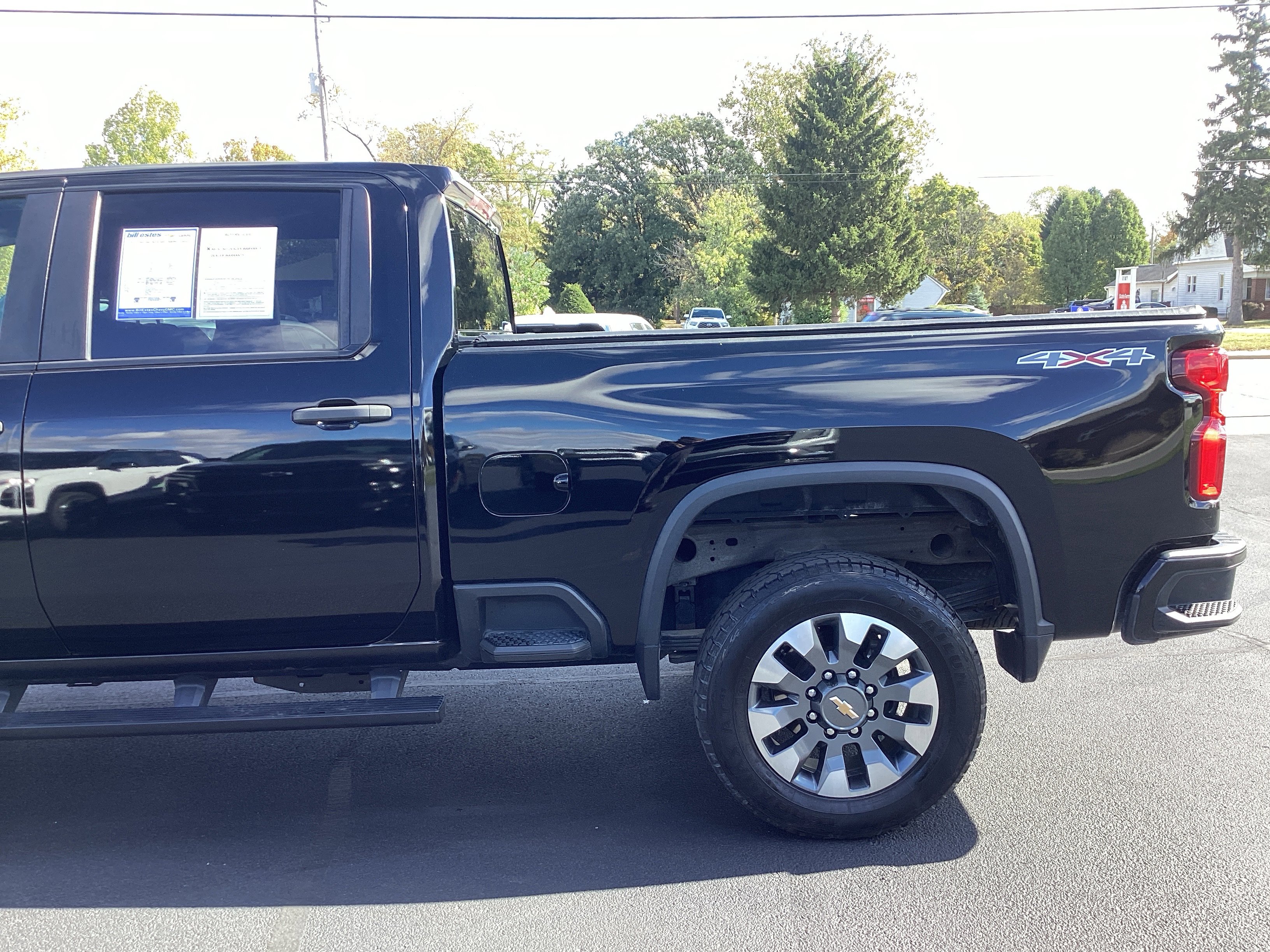 Used 2021 Chevrolet Silverado 2500 Custom w/ Custom Convenience Package image 4