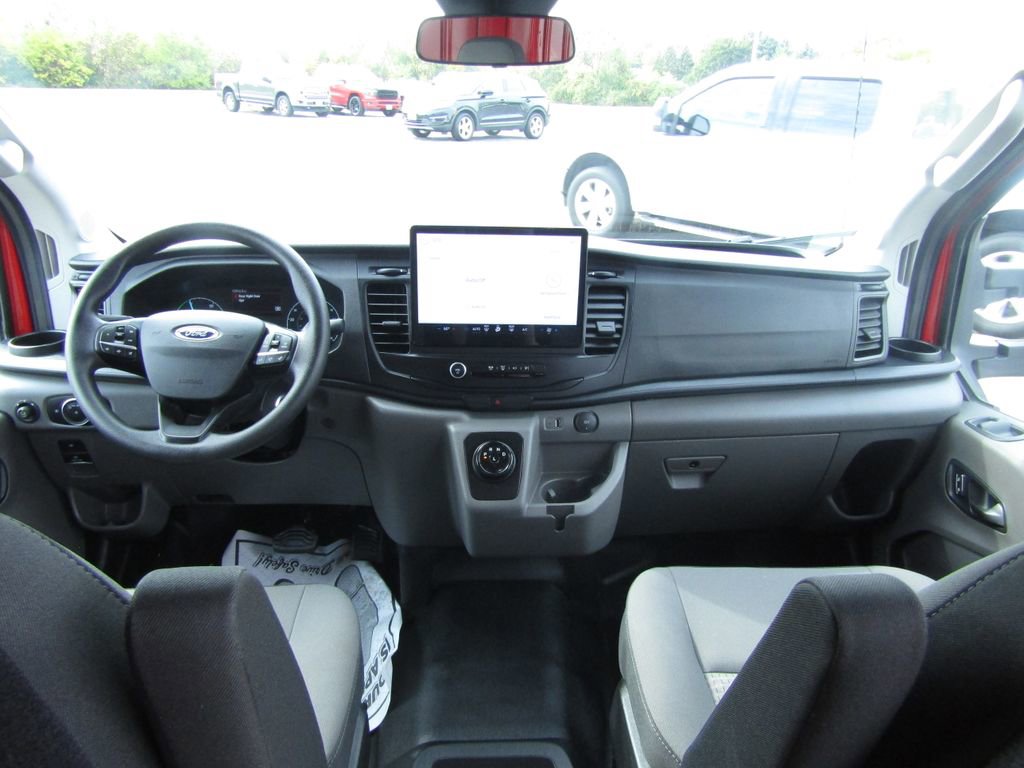 Used 2024 Ford E-Transit 148 Medium Roof image 40