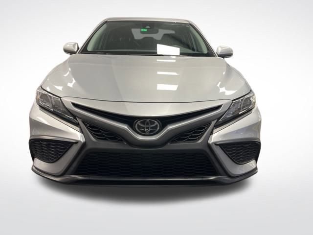 Used 2023 Toyota Camry SE image 9