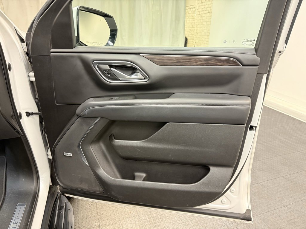 Used 2022 Chevrolet Tahoe LT w/ Luxury Package image 18
