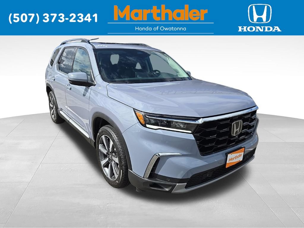 Used 2025 Honda Pilot Touring image 8
