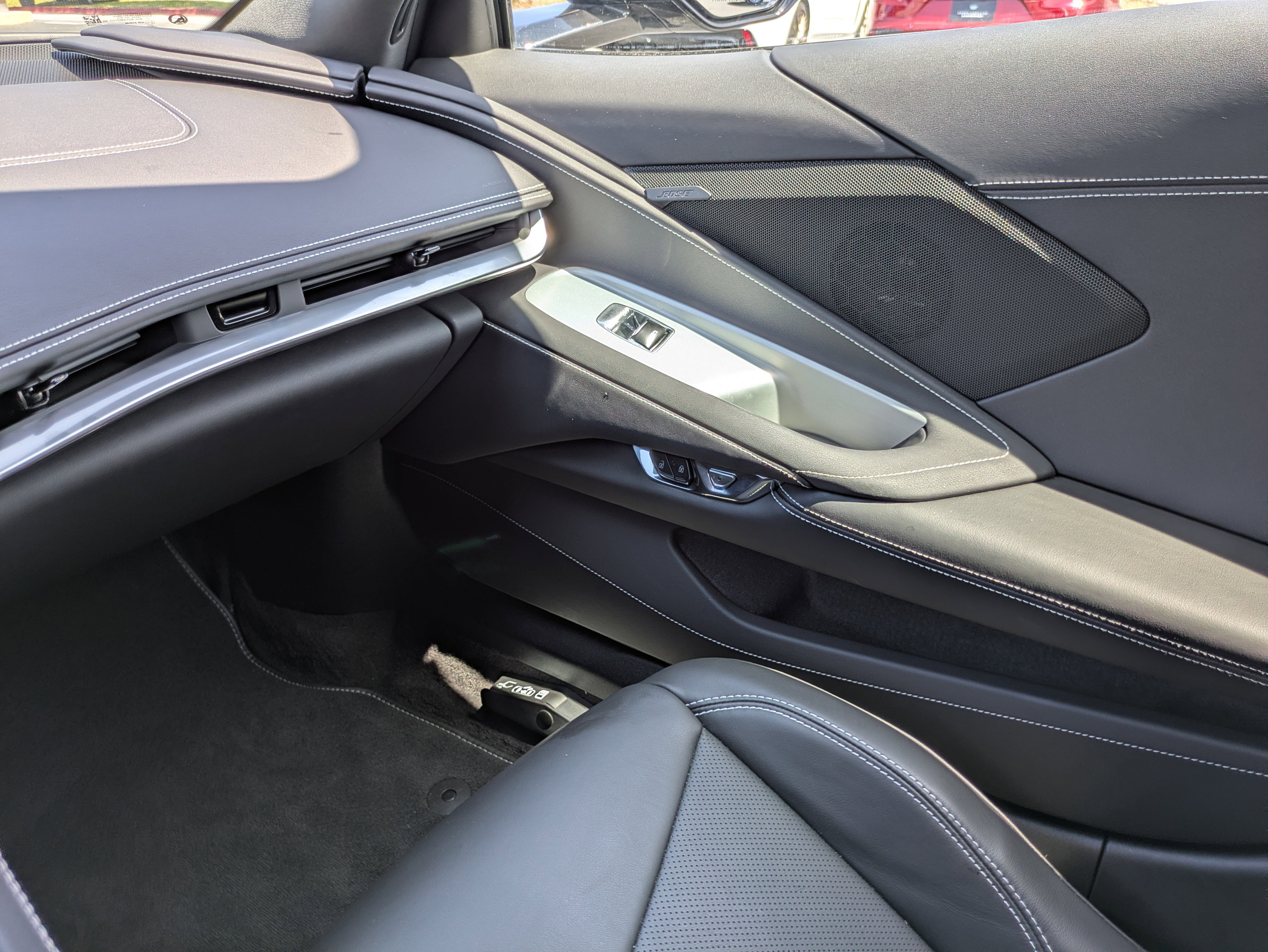 Used 2025 Chevrolet Corvette Stingray Coupe w/ 1LT RWD image 8