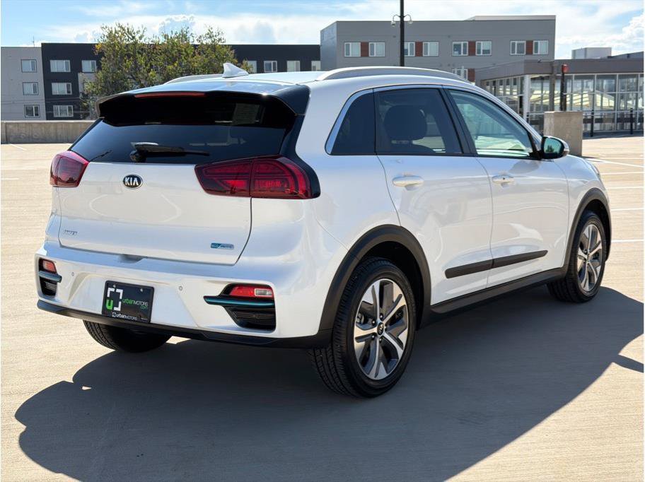 Used 2020 Kia Niro EX Premium w/ Cold Weather Package FWD image 8