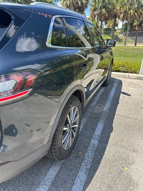 Used 2022 Lincoln Nautilus FWD image 4