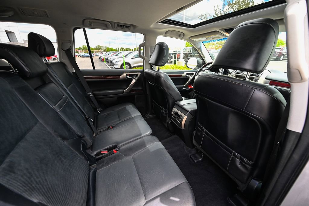 Used 2017 Lexus GX 460 Premium w/ Premium Package AWD/4WD image 27