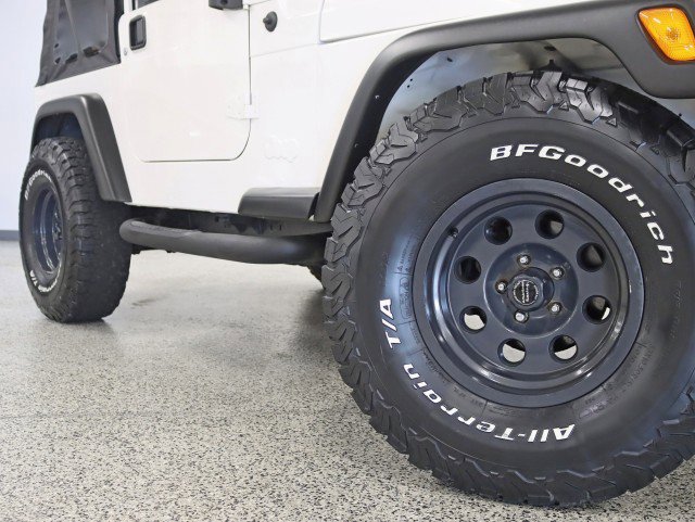 Used 2004 Jeep Wrangler 4WD w/ 30" Tire & Wheel Group image 4
