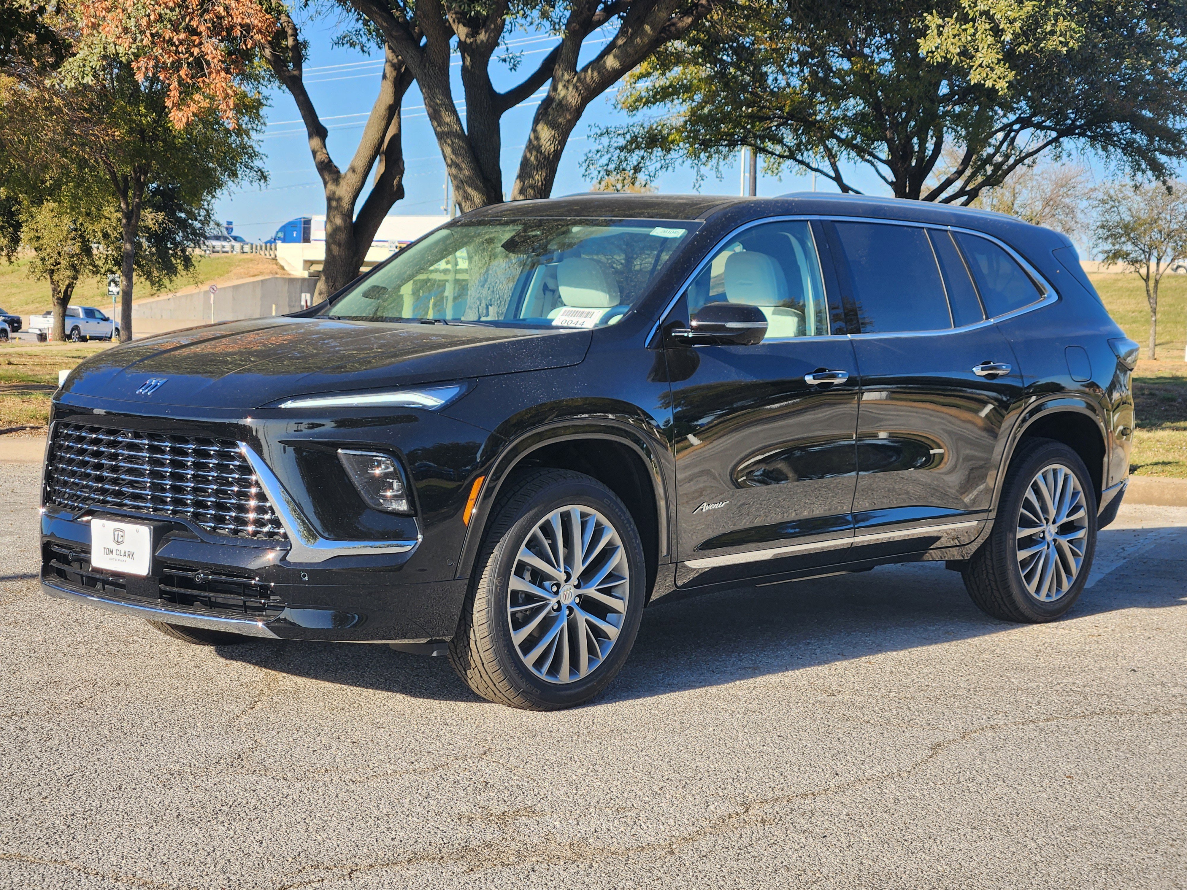 New 2026 Buick Enclave Avenir w/ Super Cruise Package image 2