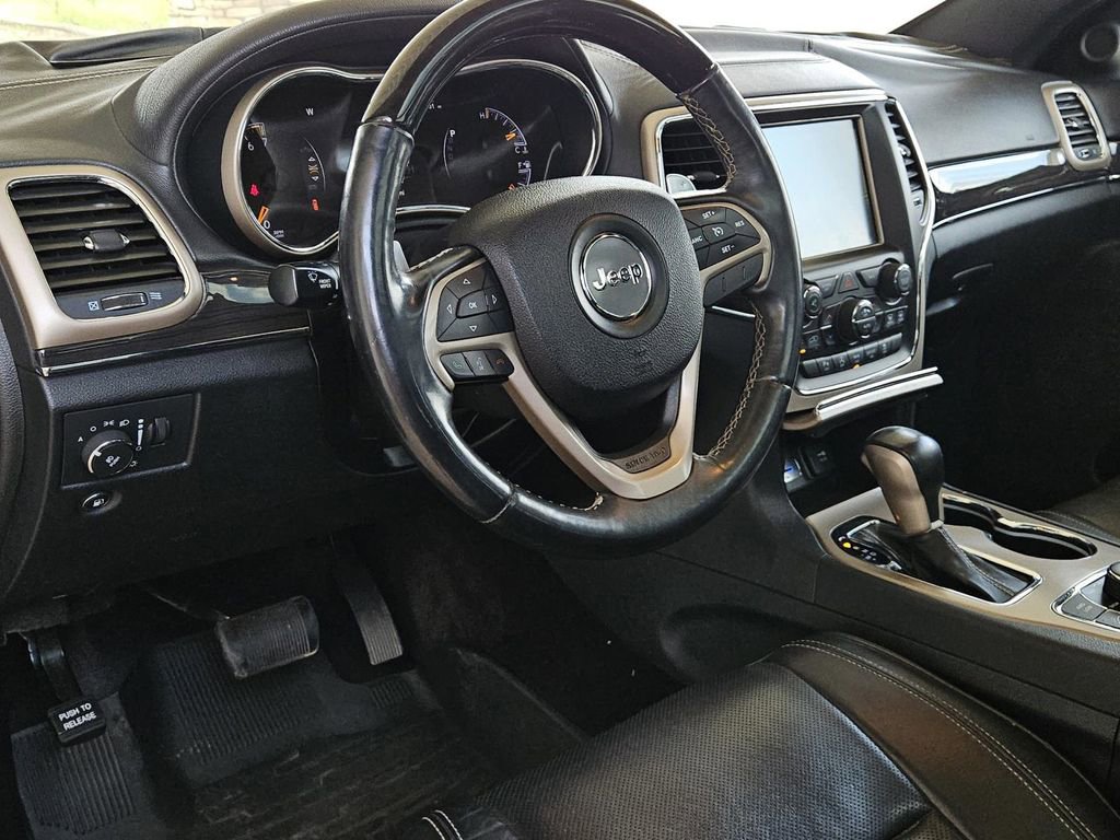 Used 2016 Jeep Grand Cherokee Overland AWD/4WD image 28
