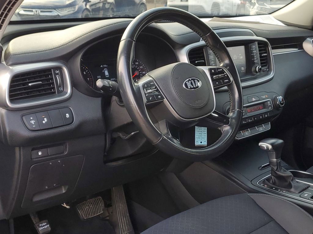 Used 2019 Kia Sorento S image 9