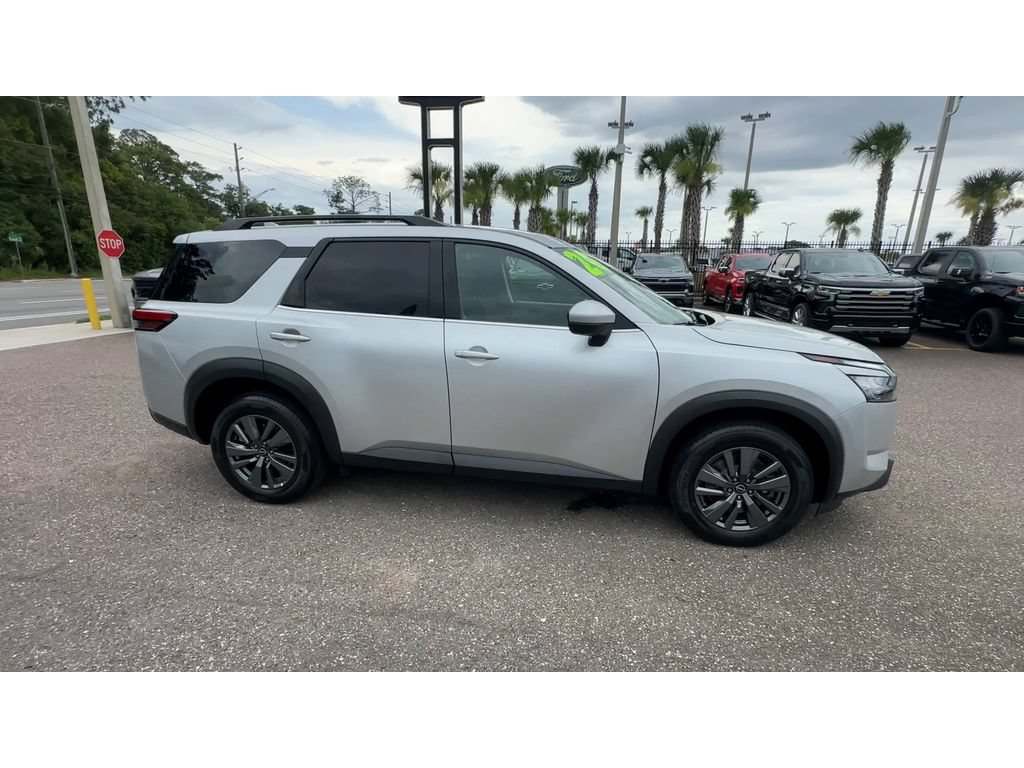 Used 2024 Nissan Pathfinder SV AWD/4WD image 9
