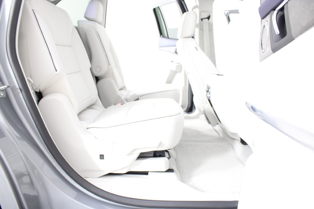 New 2027 Buick Enclave Avenir FWD image 25