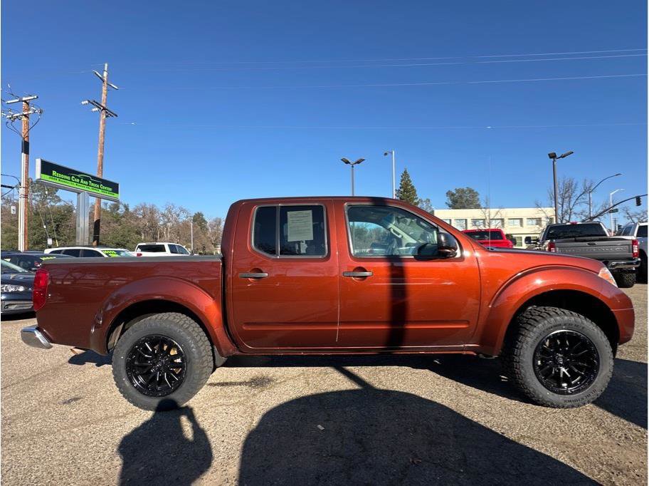 Used 2016 Nissan Frontier SV image 9