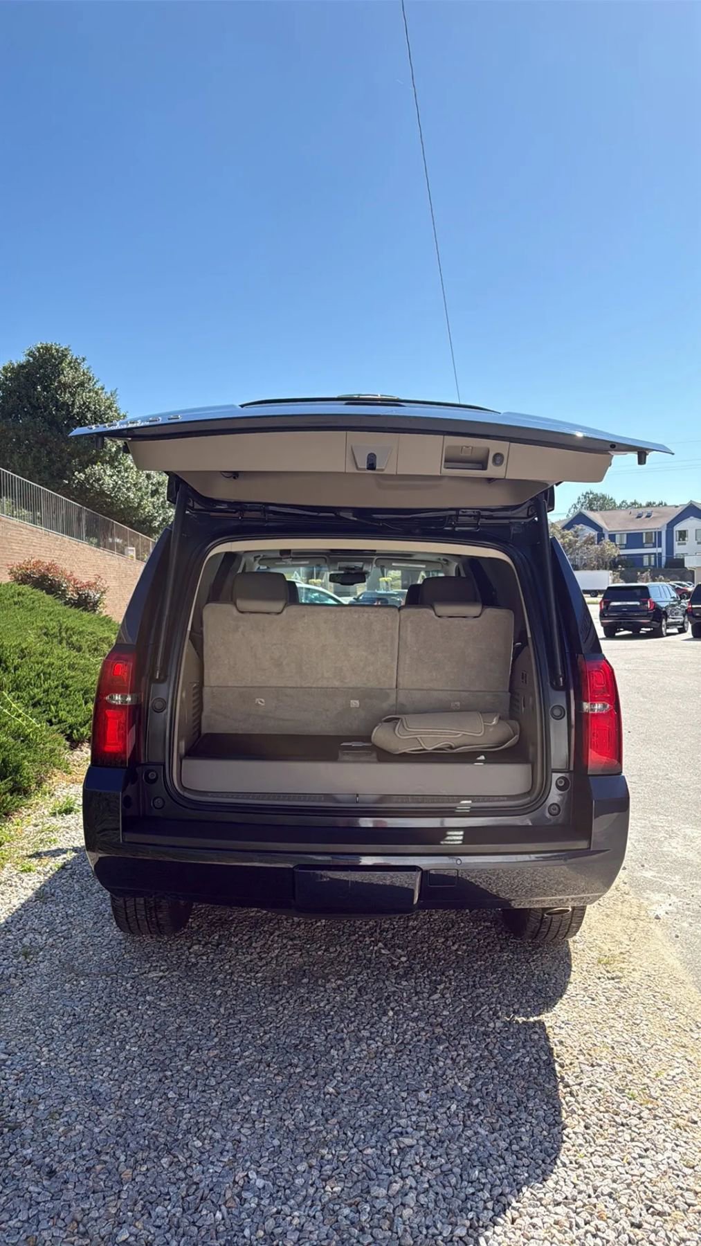 Used 2019 Chevrolet Tahoe LT w/ LT Signature Package AWD/4WD image 9