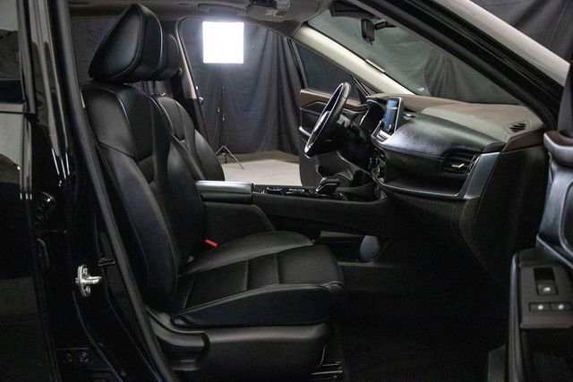 Certified 2023 Nissan Rogue SV w/ SV Premium B Package image 16